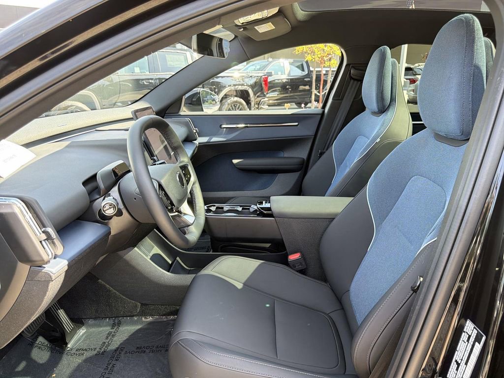 Used 2025 Volvo EX30 Plus w/ Protection Package Premier image 20