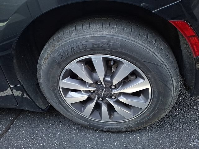 Used 2024 Chrysler Pacifica Limited FWD image 10