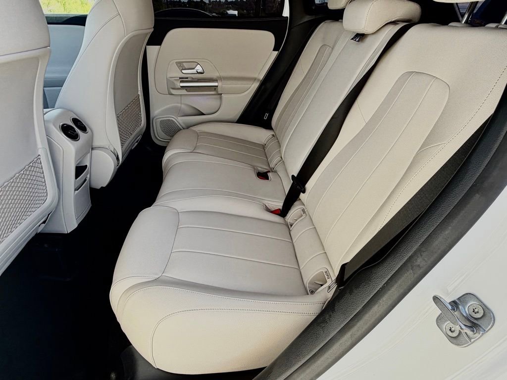 Used 2023 Mercedes-Benz GLA 250 4MATIC image 30