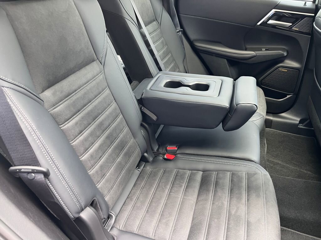 New 2025 Mitsubishi Outlander SE image 27