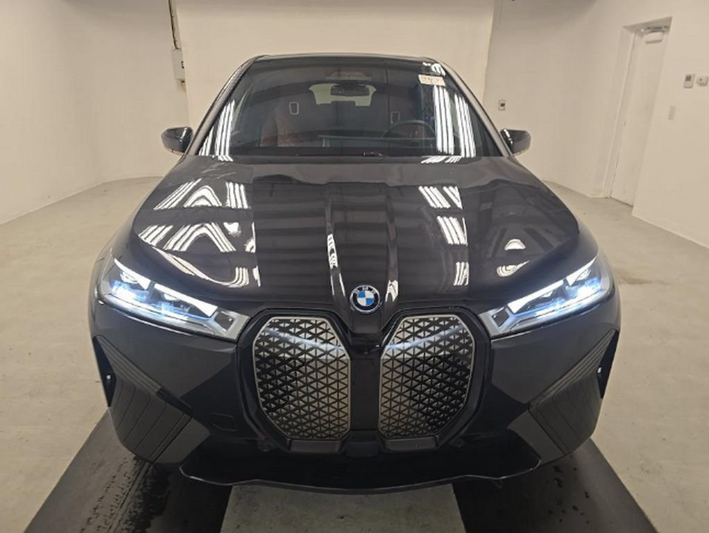 Used 2024 BMW iX M60 AWD/4WD image 3