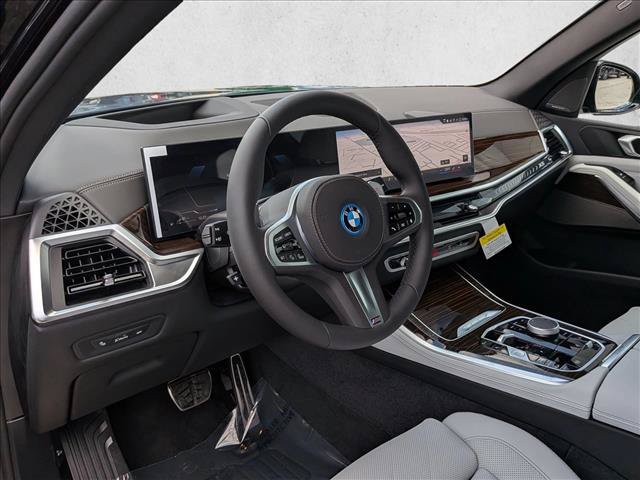 New 2026 BMW X5 xDrive50e w/ M Sport Package AWD/4WD image 3