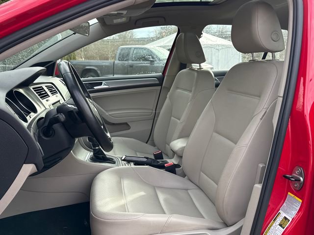 Used 2015 Volkswagen Golf S image 44