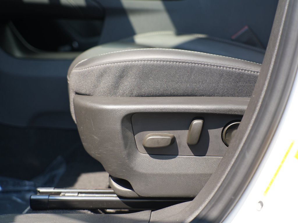 Certified 2024 Buick Envision Preferred AWD/4WD image 16
