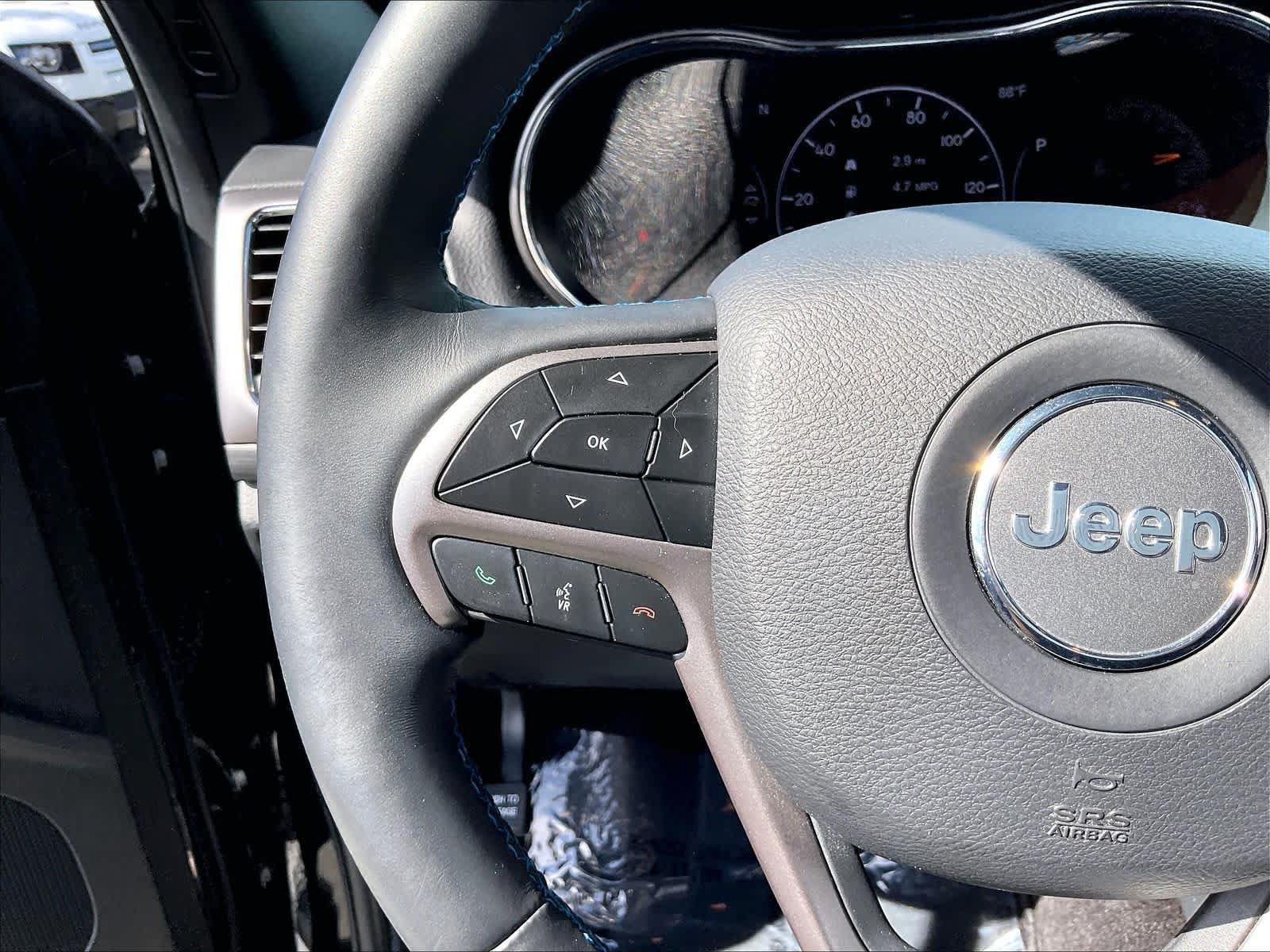 Used 2019 Jeep Grand Cherokee Laredo AWD/4WD image 22
