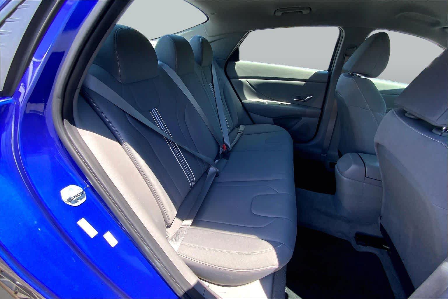 Used 2023 Hyundai Elantra SEL w/ Convenience Package FWD image 18