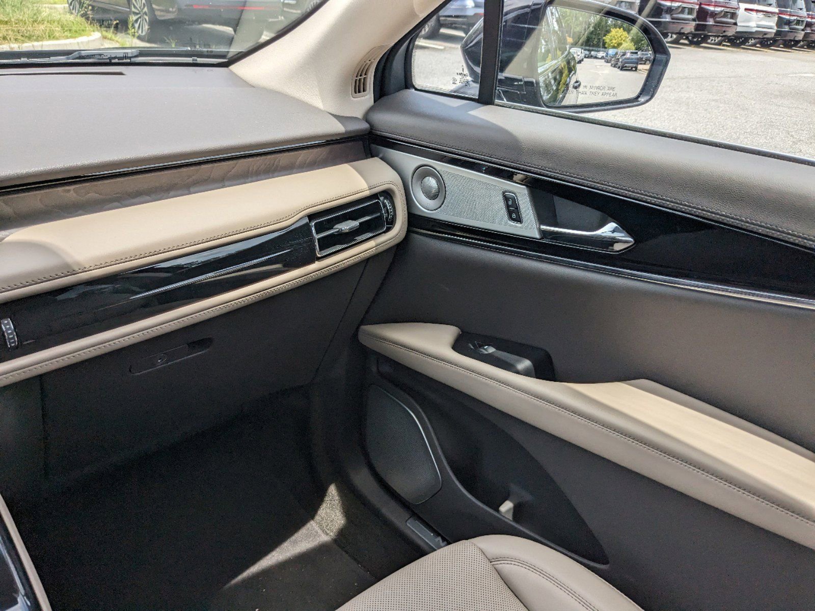 Certified 2023 Lincoln Nautilus Reserve w/ Equipment Group 202A image 18