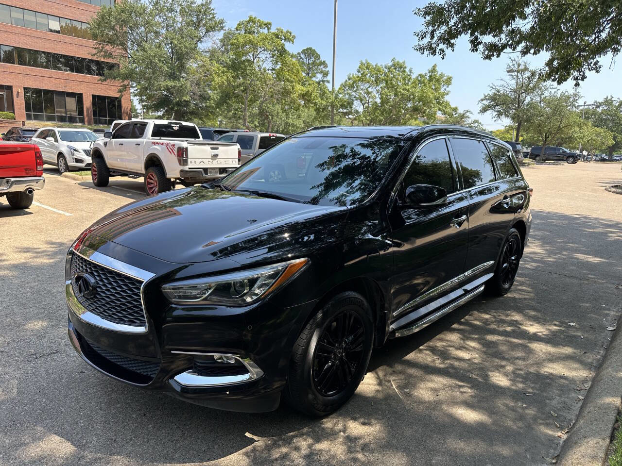 Used 2017 INFINITI QX60 FWD image 2