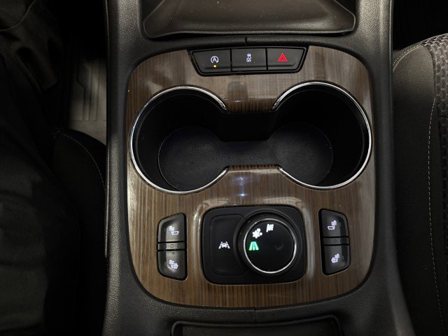 Used 2023 GMC Acadia SLE w/ Driver Convenience Package image 23