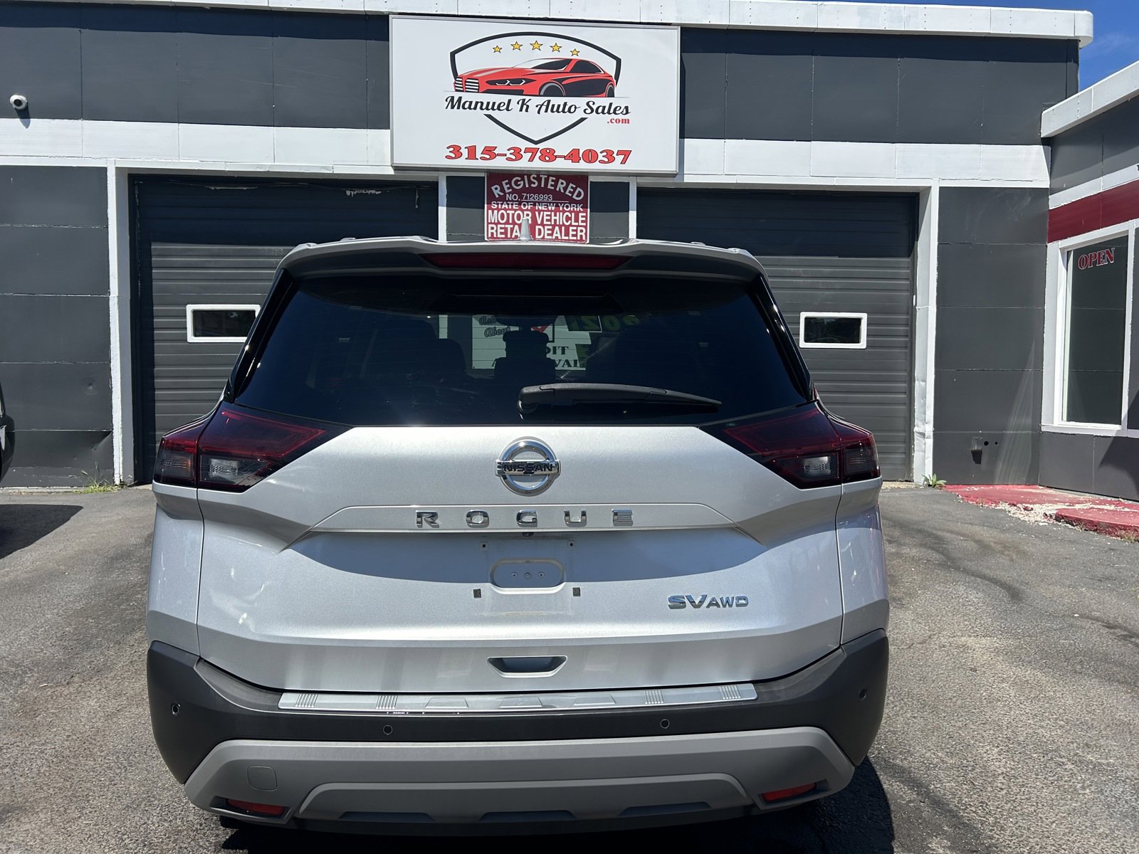 Used 2021 Nissan Rogue SV w/ Premium Package image 10