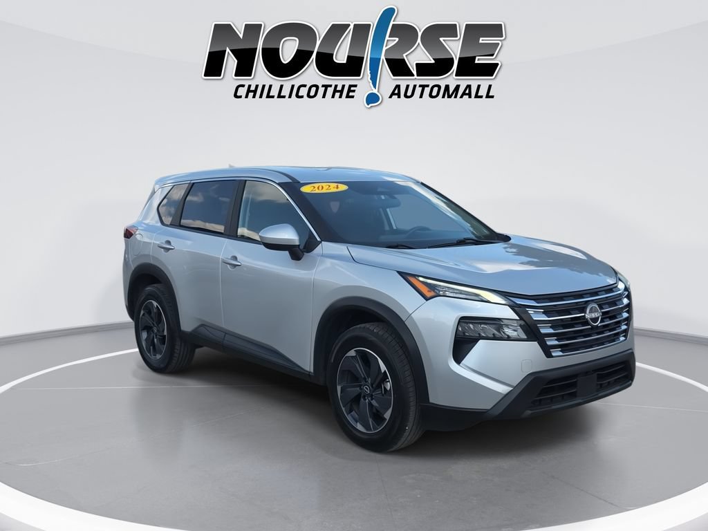 Used 2024 Nissan Rogue SV FWD image 2