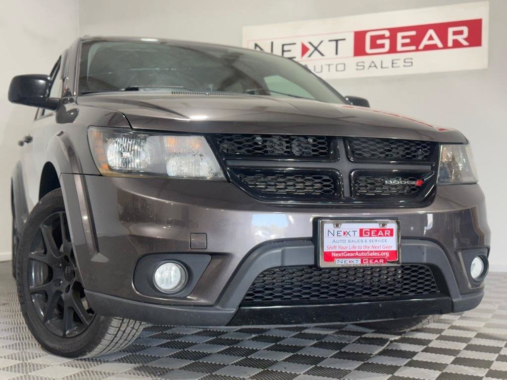 Used 2016 Dodge Journey SXT w/ Blacktop Package FWD image 3