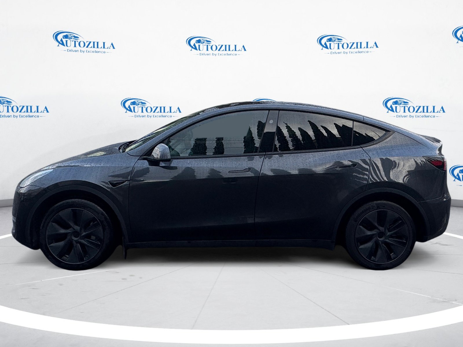 Used 2025 Tesla Model Y Long Range image 2