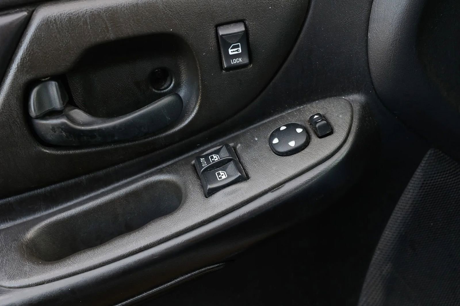 Used 2005 Chevrolet Monte Carlo SS w/ Preferred Equipment Group FWD image 40