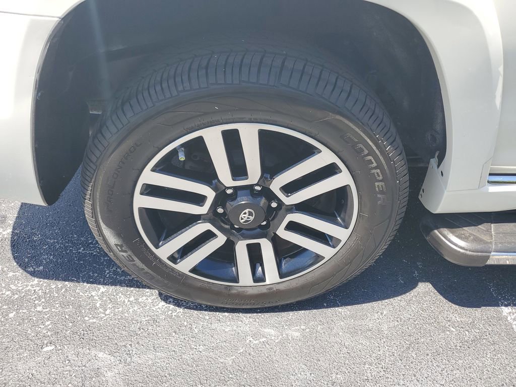 Used 2016 Toyota 4Runner Limited AWD/4WD image 6