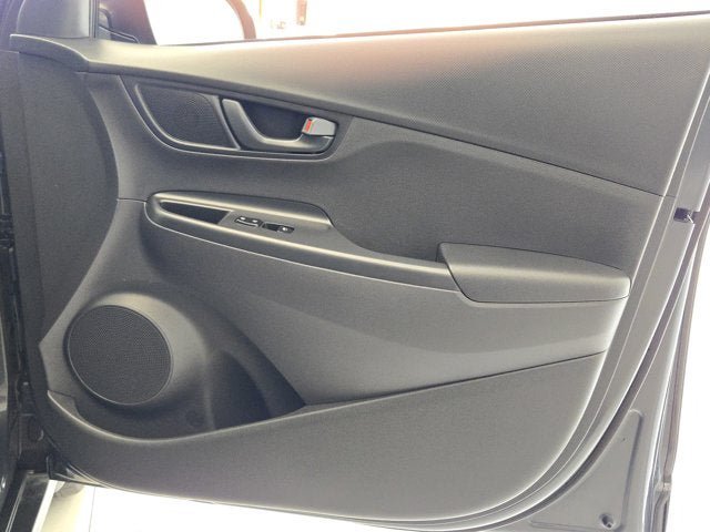 Used 2022 Hyundai Kona SEL w/ Cargo Package FWD image 5