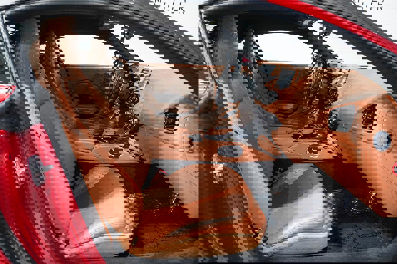 Used 2020 Aston Martin V8 Vantage Coupe image 15