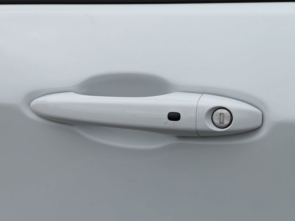 Used 2024 Jeep Compass Latitude image 23