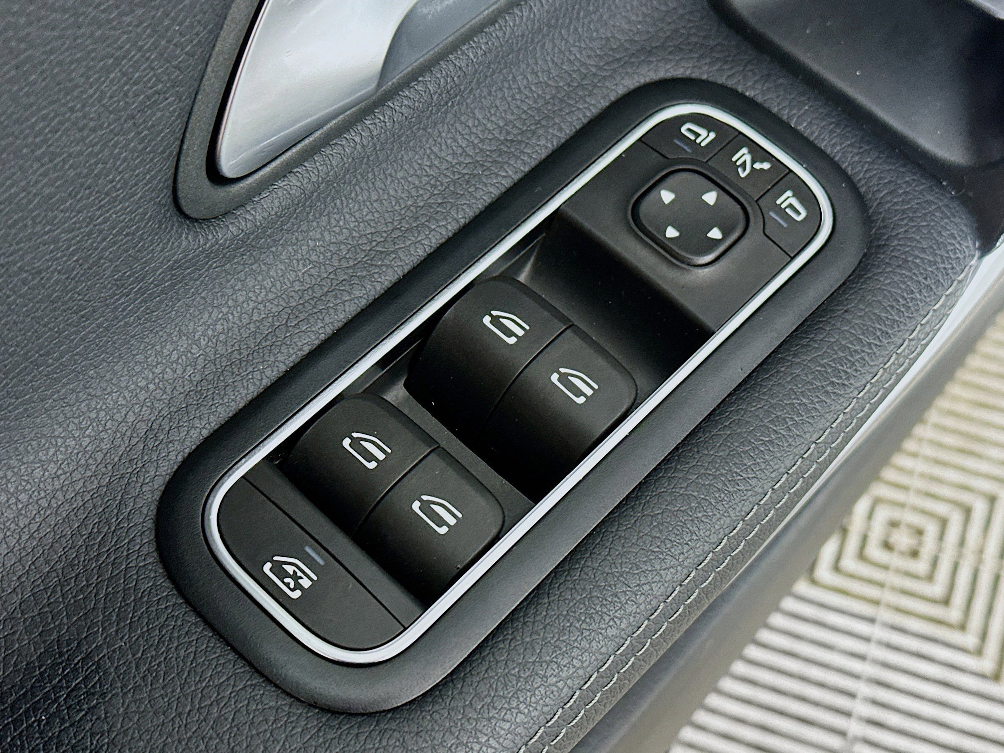 Used 2025 Mercedes-Benz CLA 250 4MATIC image 17