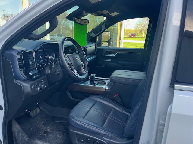 Used 2024 Chevrolet Silverado 1500 High Country w/ Technology Package image 10