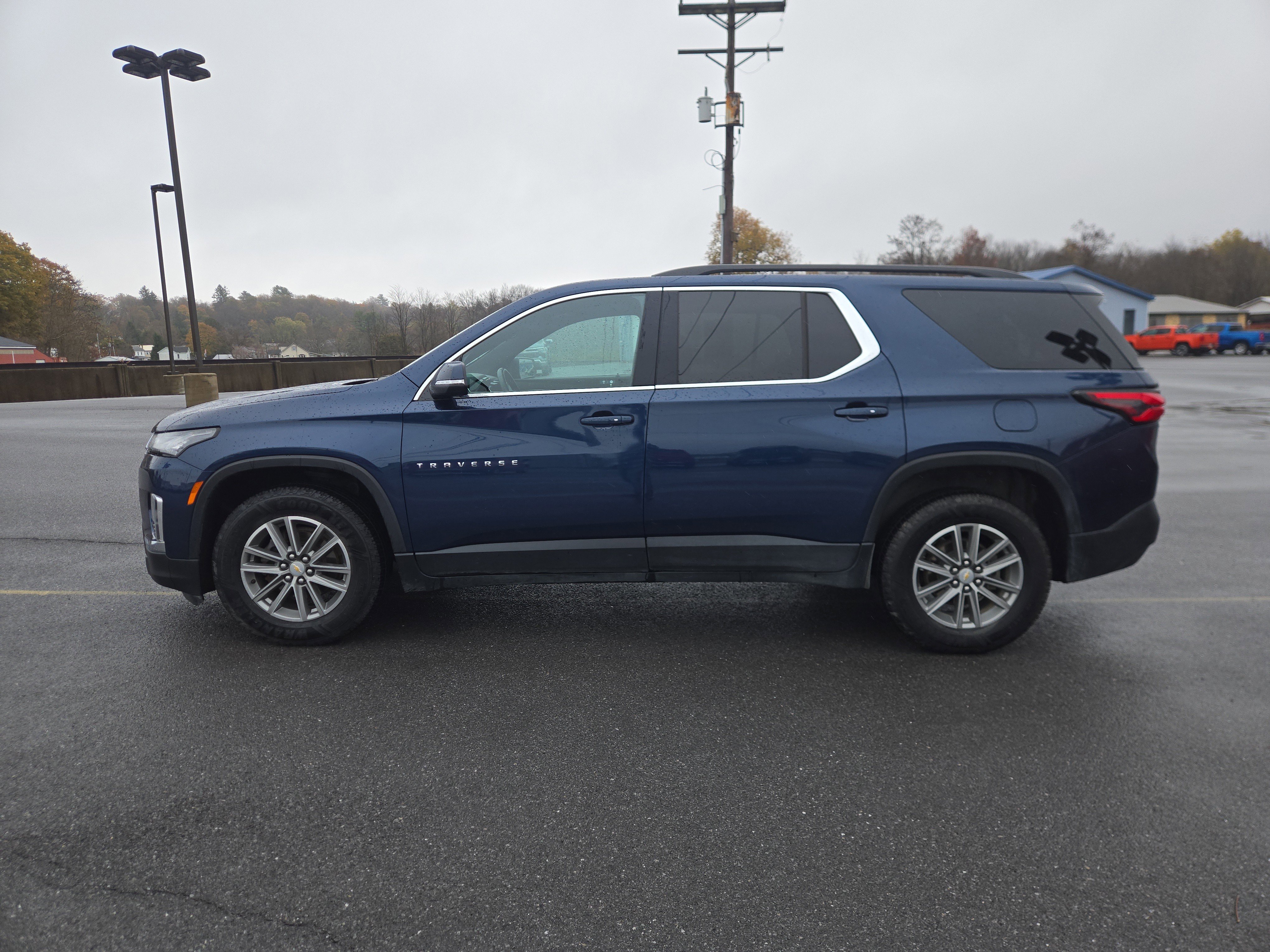 Used 2023 Chevrolet Traverse LT image 7