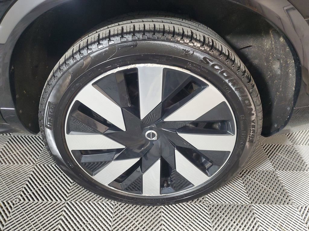 Certified 2024 Volvo XC90 T8 Plus w/ Protection Package image 14