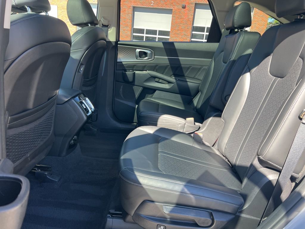 Certified 2023 Kia Sorento SX image 25