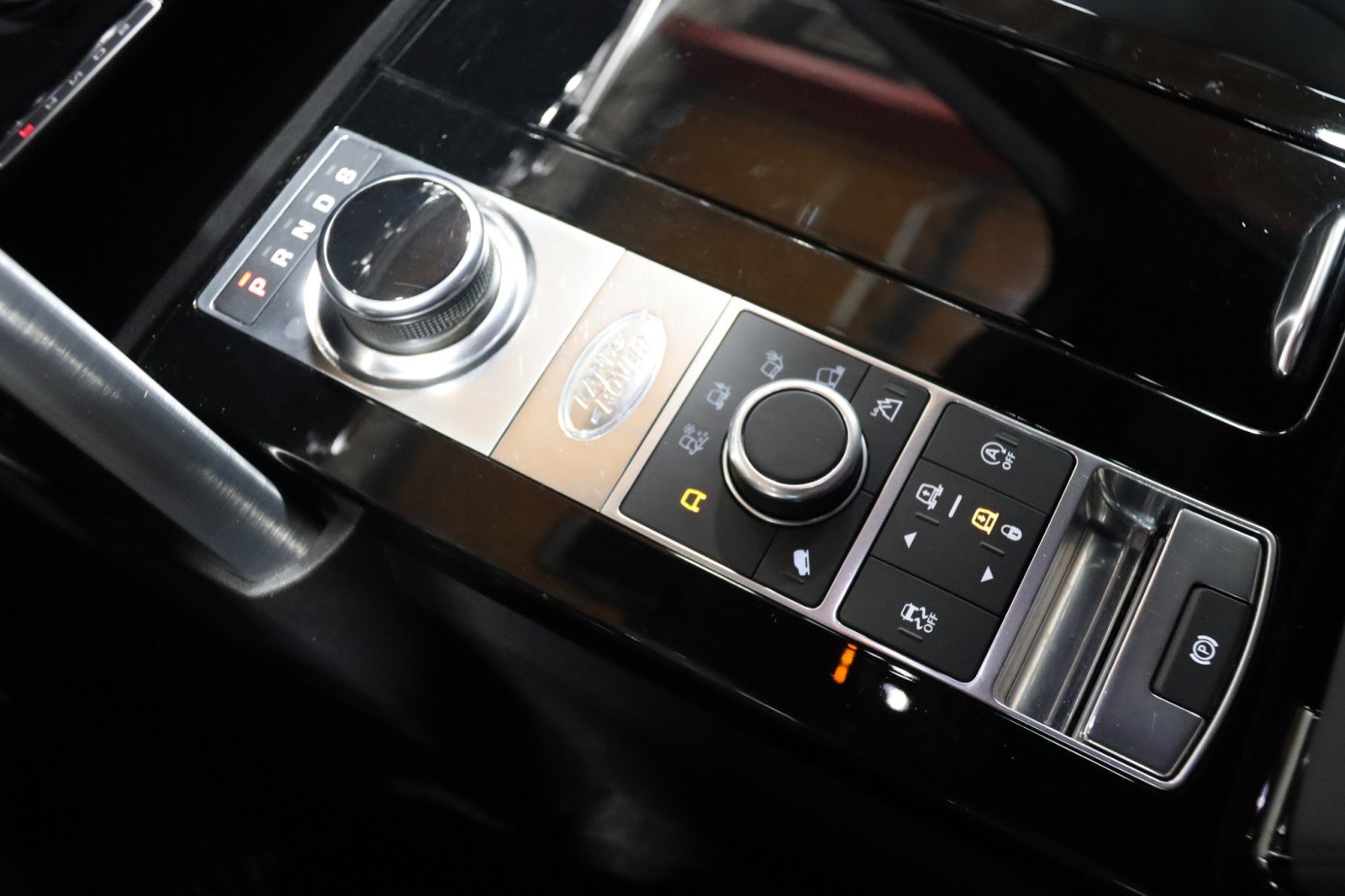 Used 2020 Land Rover Discovery HSE image 63