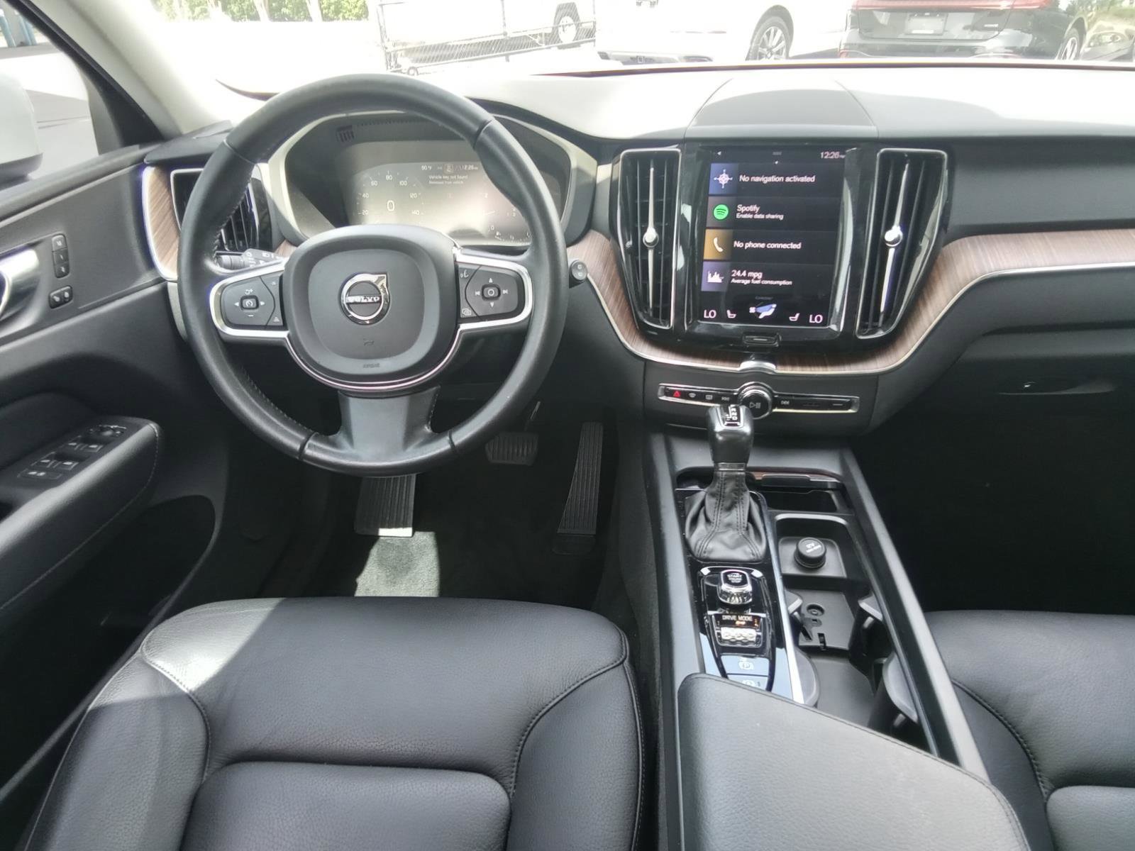 Used 2021 Volvo XC60 T5 Momentum w/ Protection Package Premier image 22