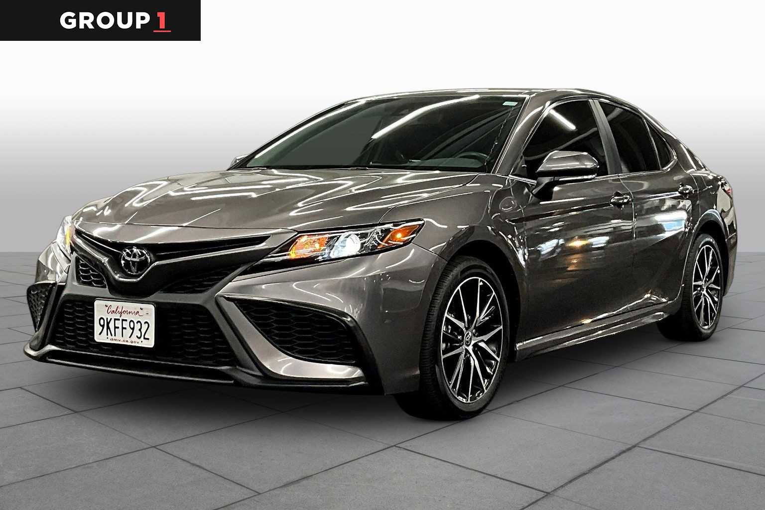 Used 2024 Toyota Camry SE FWD image 1