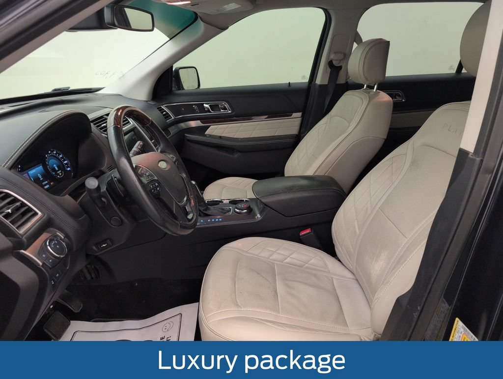Used 2017 Ford Explorer Platinum AWD/4WD image 4