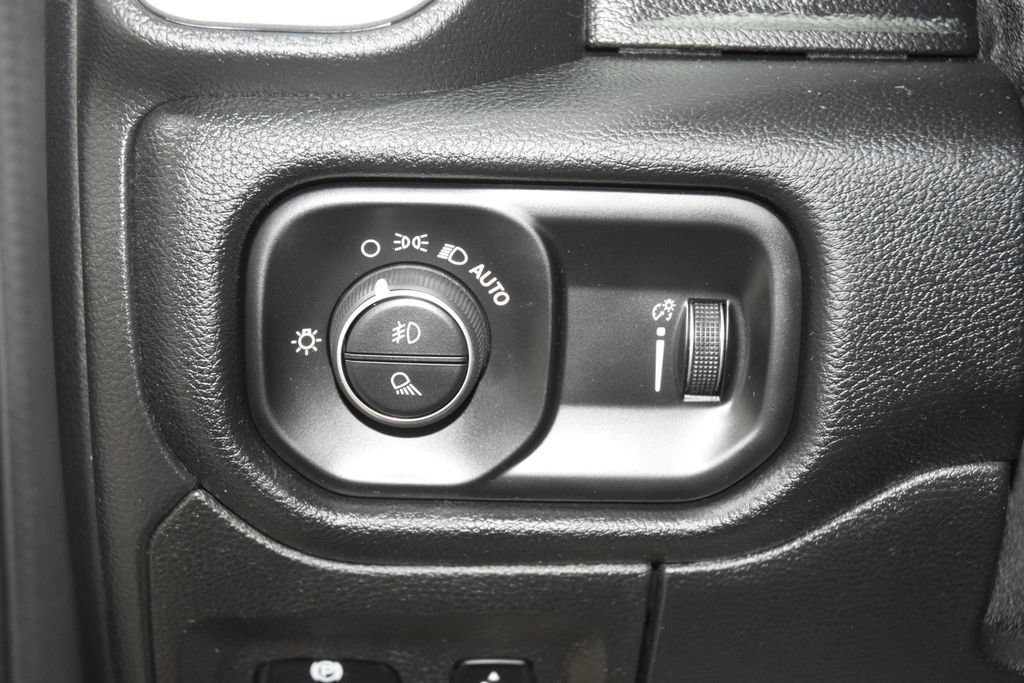 Used 2020 RAM 1500 Big Horn AWD/4WD image 38