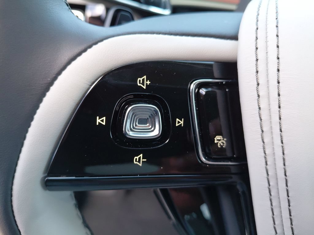 New 2026 Lincoln Aviator AWD w/ Jet Appearance Package image 16