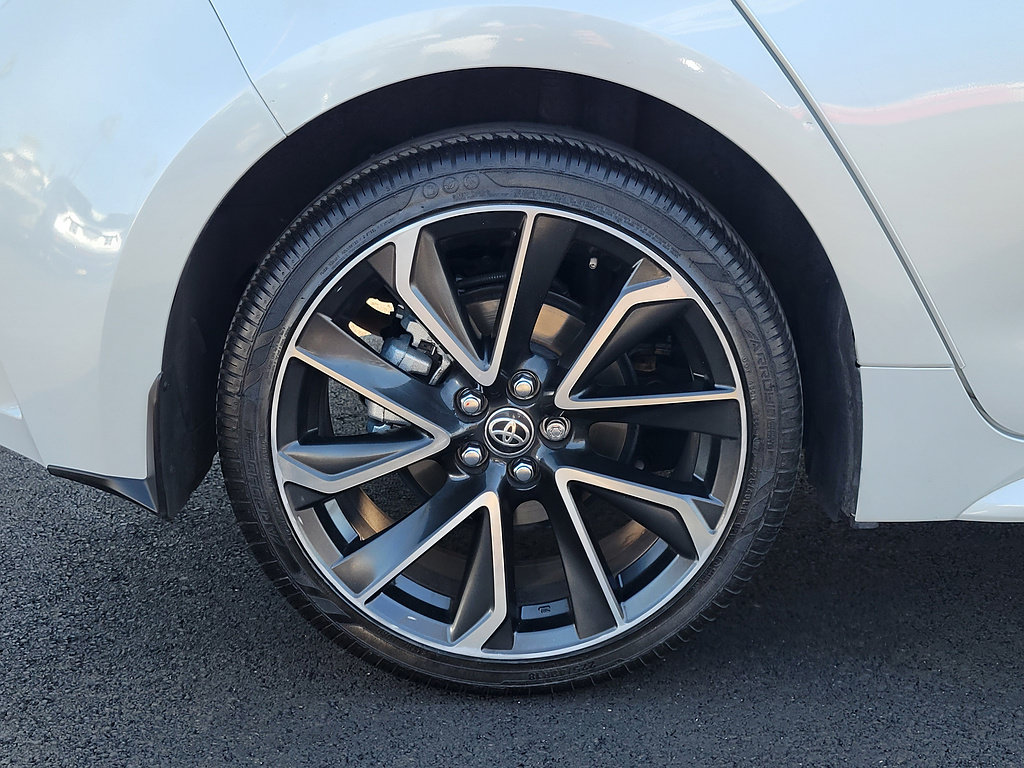 Used 2022 Toyota Corolla XSE FWD image 6