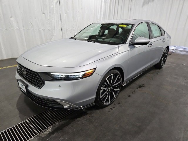 New 2025 Honda Accord Touring image 6