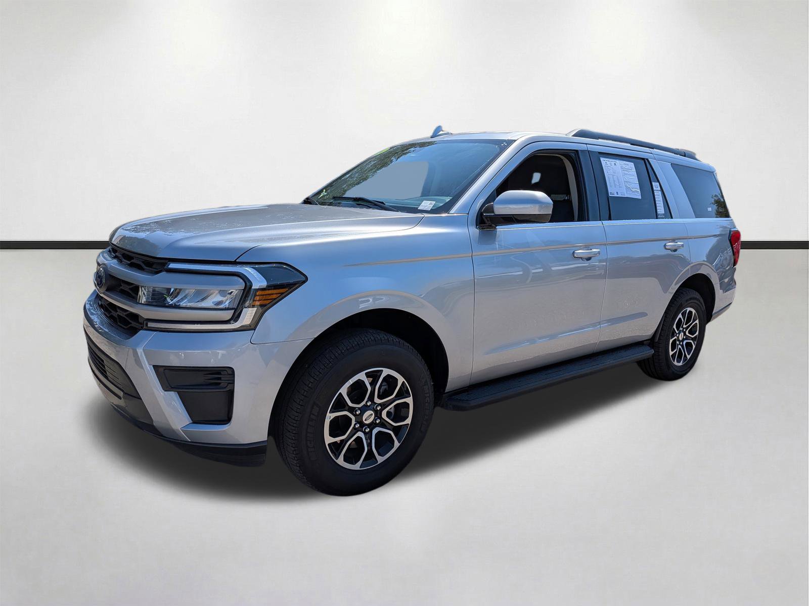 Used 2024 Ford Expedition XLT RWD image 8