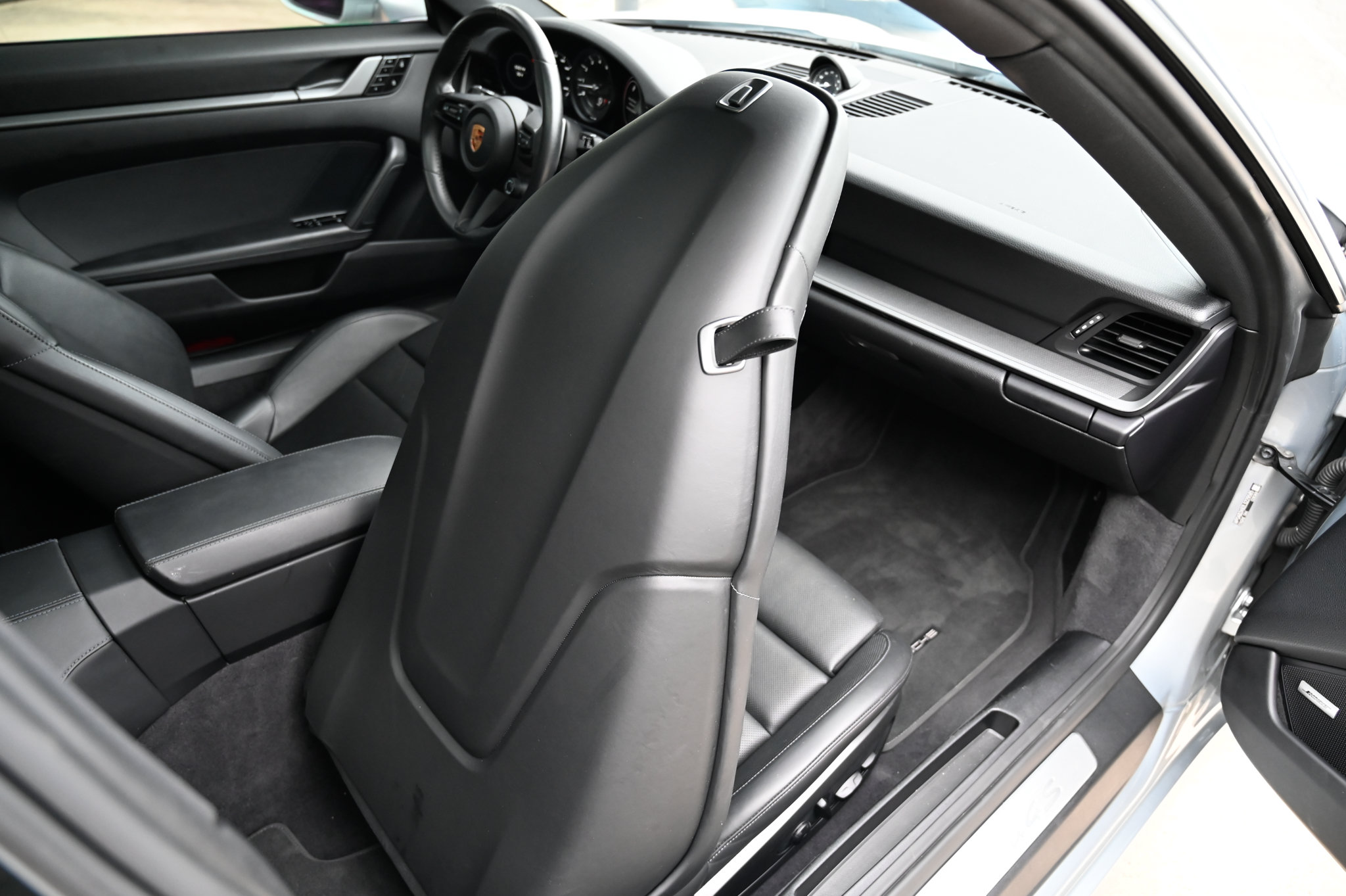 Used 2020 Porsche 911 Carrera 4S AWD/4WD image 47