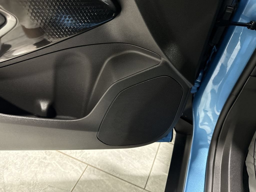 New 2026 Chevrolet Trax LT w/ Midnight Edition FWD image 25