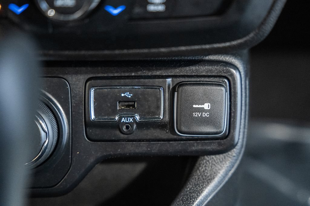 Certified 2018 Jeep Renegade Latitude AWD/4WD image 23