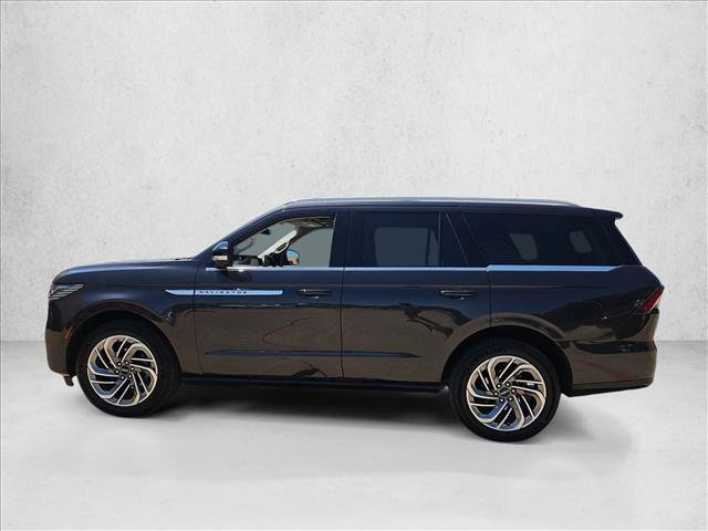Used 2025 Lincoln Navigator Reserve AWD/4WD image 17