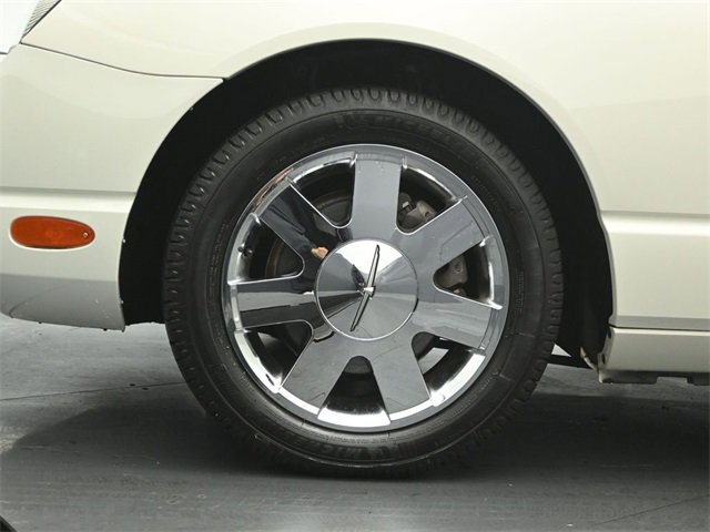 Used 2002 Ford Thunderbird image 26