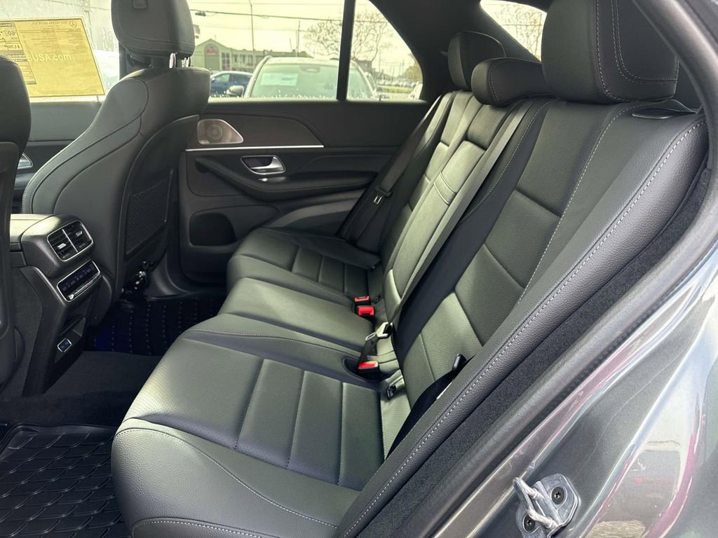 Used 2025 Mercedes-Benz GLE 450e 4MATIC image 7