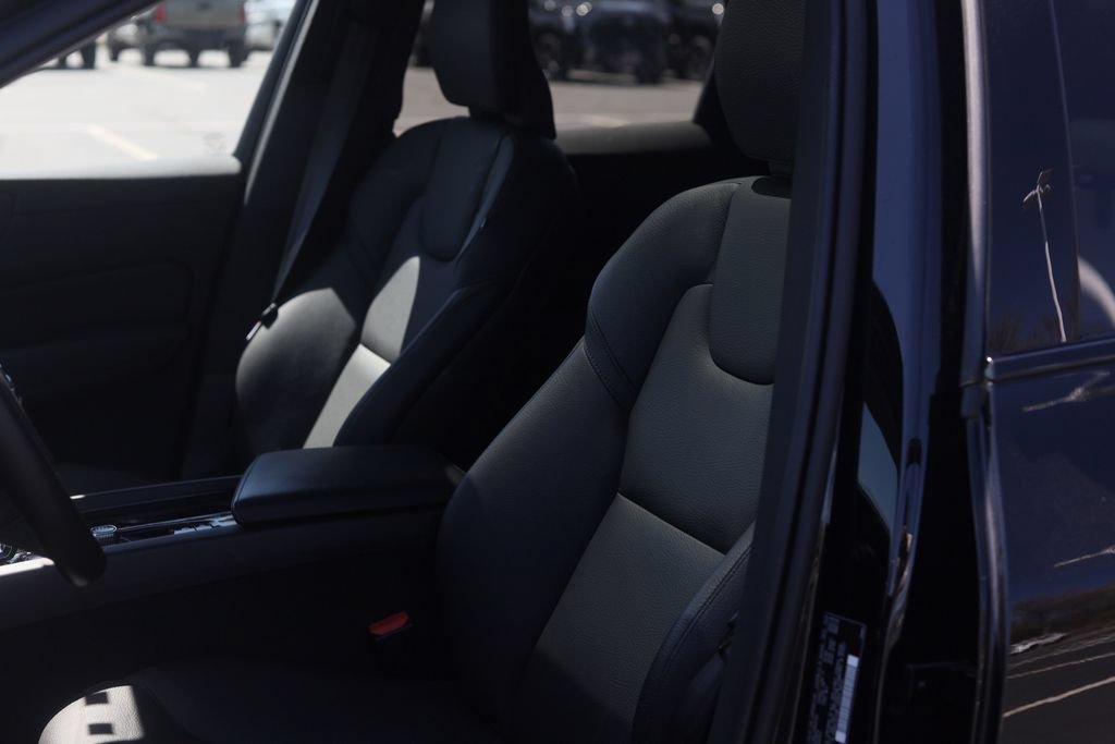 Used 2024 Volvo XC60 B5 Plus w/ Protection Package Premier AWD/4WD image 20