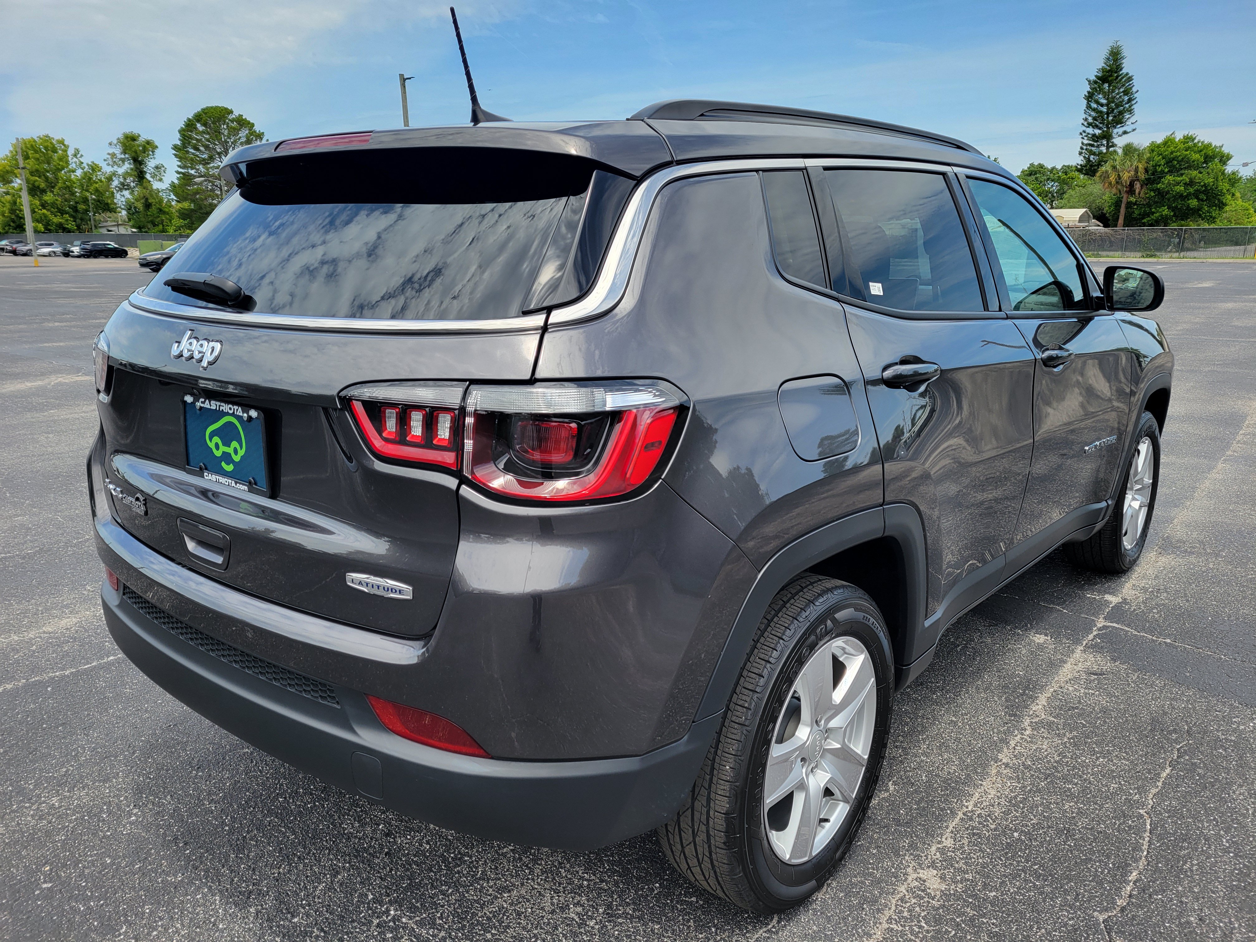 Used 2022 Jeep Compass Latitude w/ Convenience Group AWD/4WD image 5