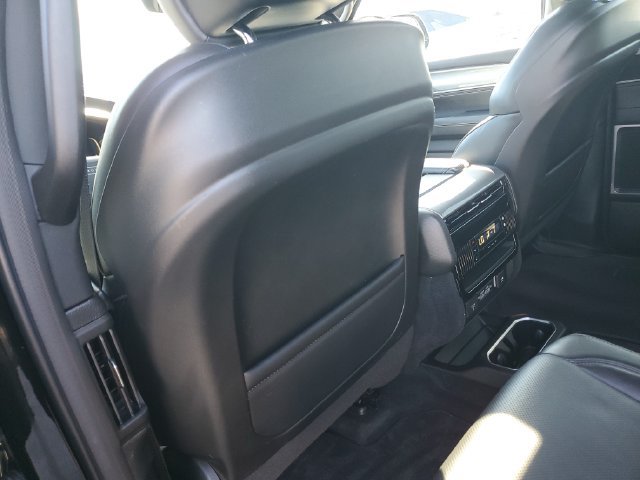 Used 2022 Jeep Wagoneer Series III AWD/4WD image 13