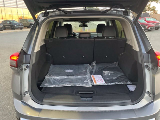 New 2026 Nissan Rogue Platinum AWD/4WD image 9