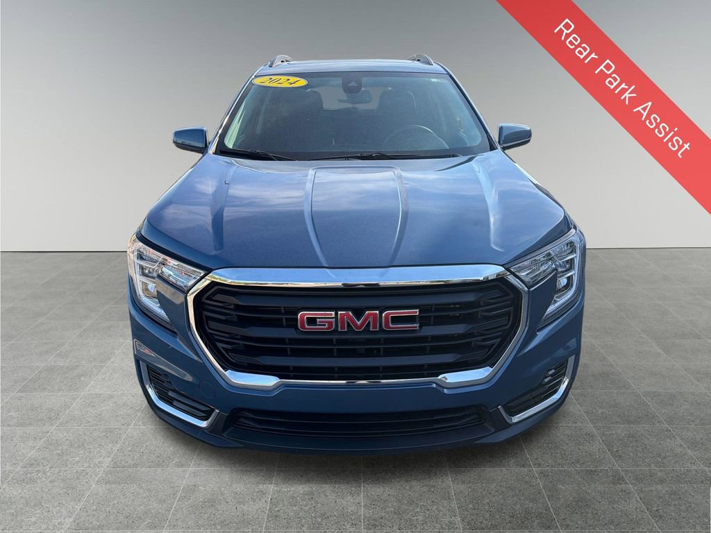 Used 2024 GMC Terrain SLE w/ Driver Convenience Package AWD/4WD image 10