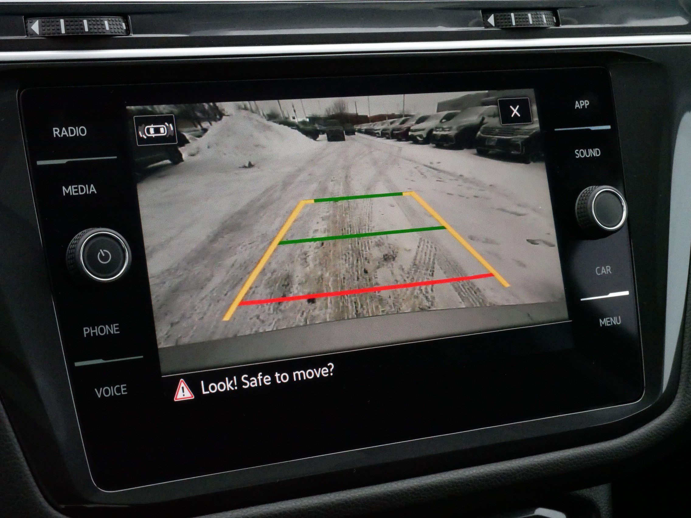 Certified 2024 Volkswagen Tiguan SE image 30