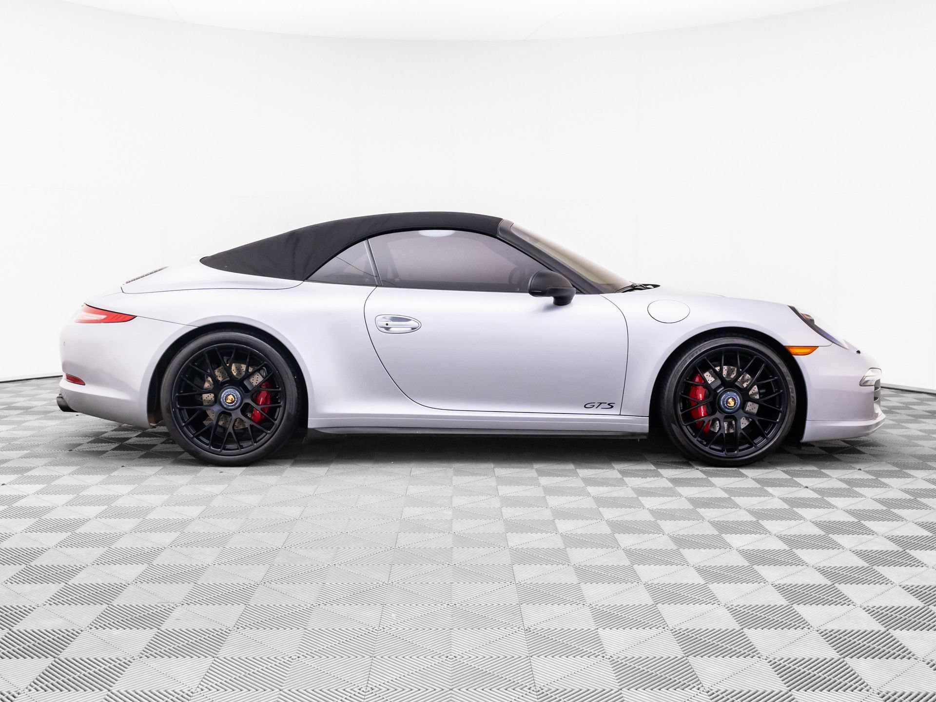 Used 2015 Porsche 911 Carrera GTS RWD image 7
