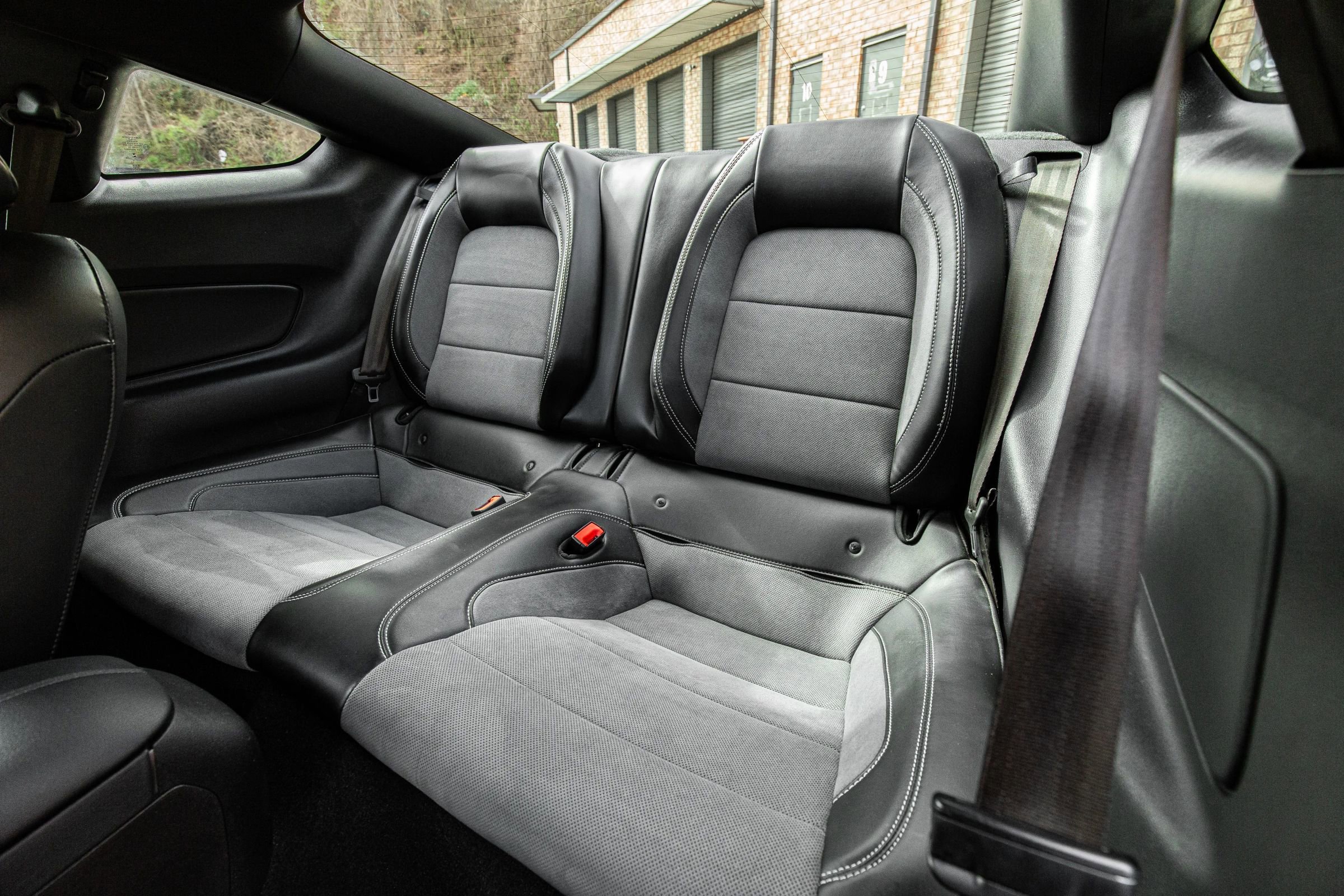 Used 2019 Ford Mustang Shelby GT350 w/ Technology Package image 28